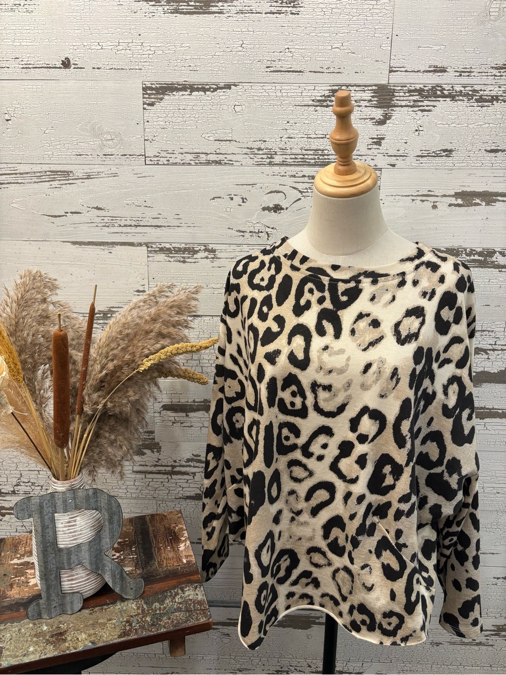 Yollly Italy European Boutique Leopard Print Crewneck Sweater - Cream/Black
